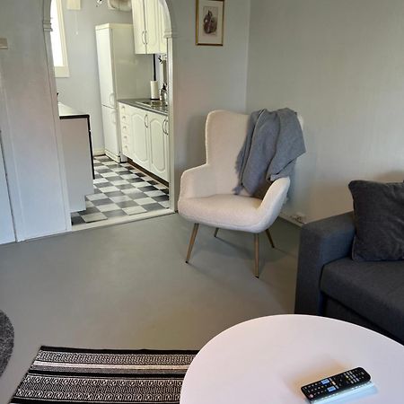 Lite Hus Med Egen Inngang - Sentral Beliggenhet ハウゲスン エクステリア 写真