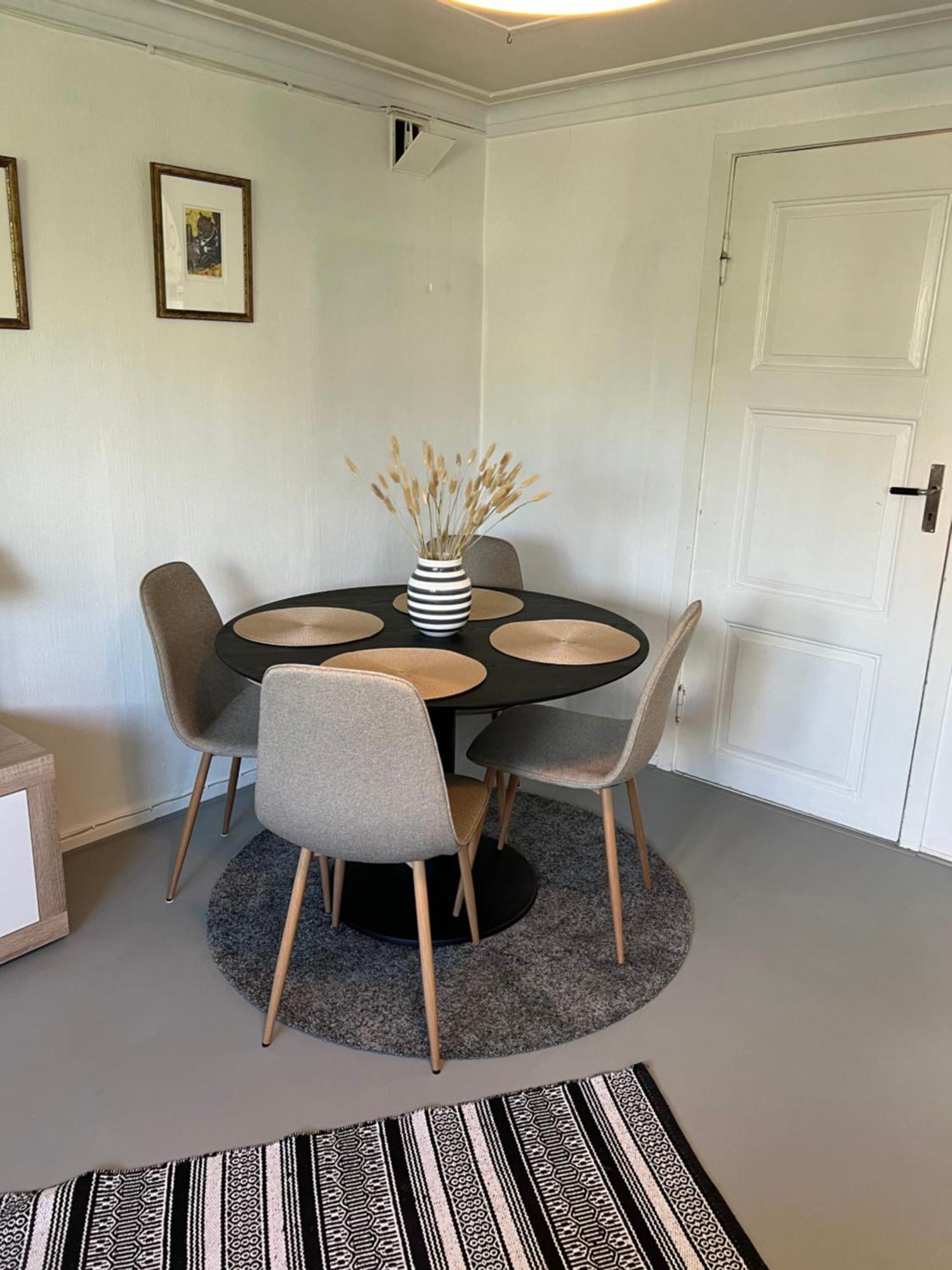 Lite Hus Med Egen Inngang - Sentral Beliggenhet ハウゲスン エクステリア 写真